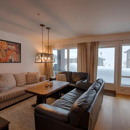 Ideal Getaway Only Steps From Trails *