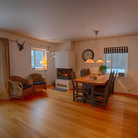 Apartment Ideal Getaway Only Steps From Trails