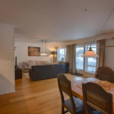 Ideal Getaway Only Steps From Trails *